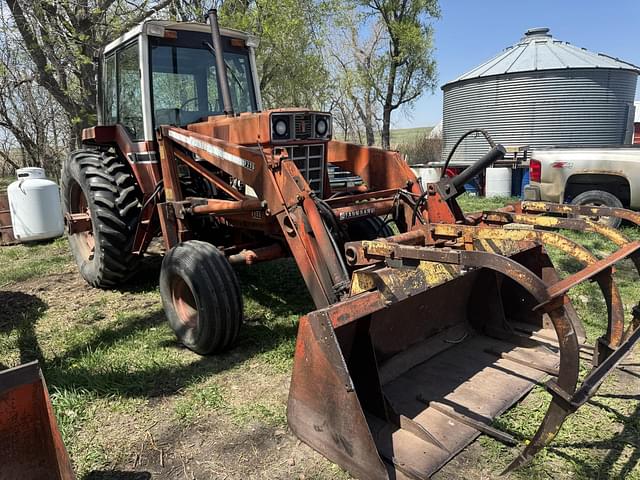 Image of International Harvester 1086 equipment image 1