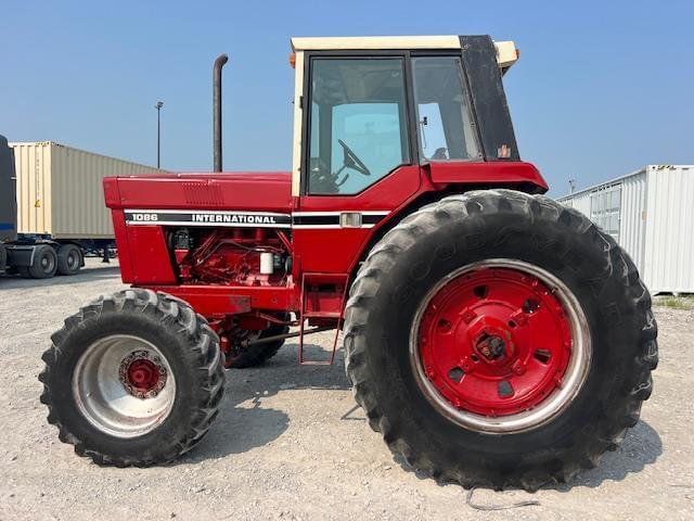 Image of International Harvester 1086 equipment image 2