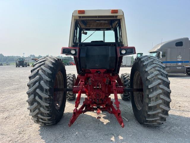 Image of International Harvester 1086 equipment image 4