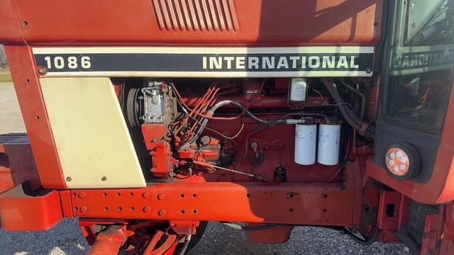 Image of International Harvester 1086 equipment image 4