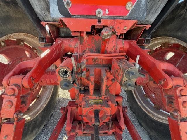 Image of International Harvester 1086 equipment image 4