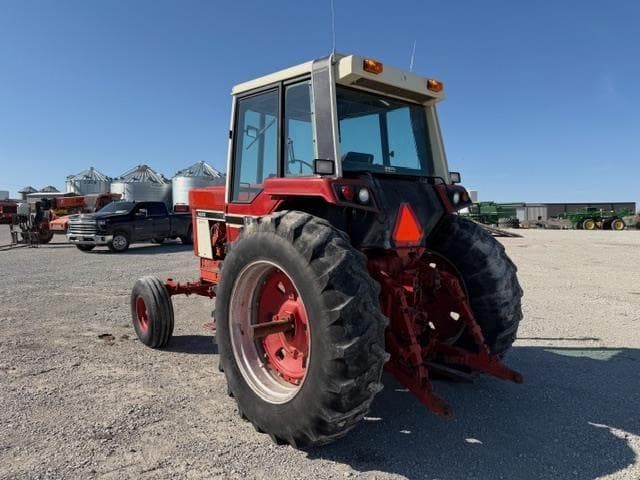 Image of International Harvester 1086 equipment image 2