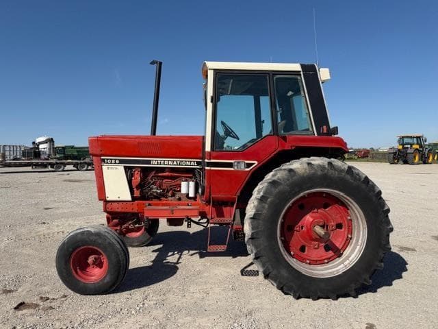 Image of International Harvester 1086 equipment image 1