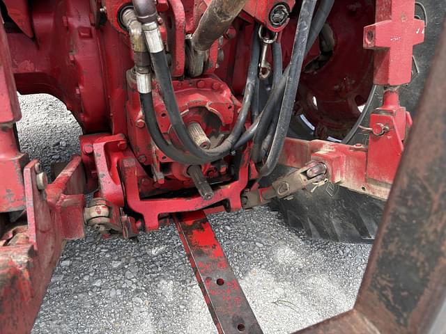Image of International Harvester 1086 equipment image 4