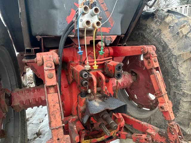 Image of International Harvester 1086 equipment image 4