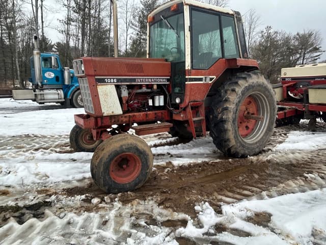 Image of International Harvester 1086 equipment image 1