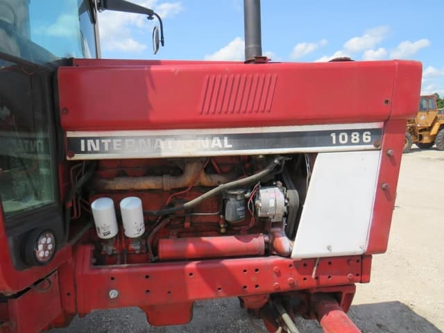 Image of International Harvester 1086 equipment image 4