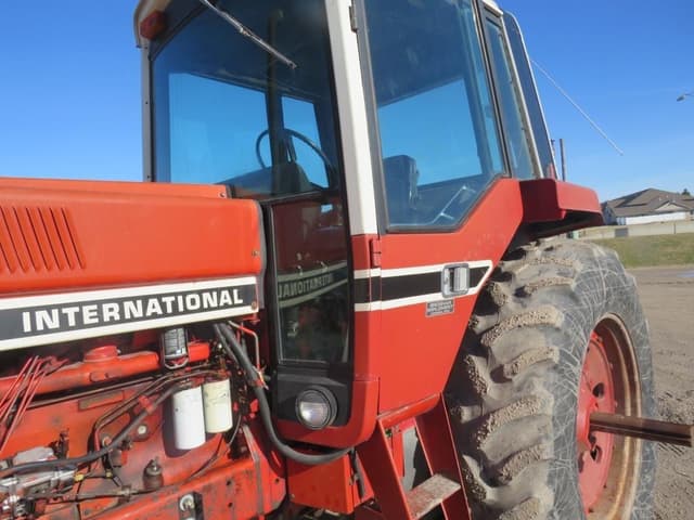 Image of International Harvester 1086 equipment image 2