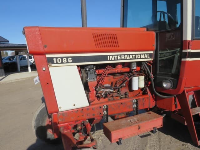 Image of International Harvester 1086 equipment image 1