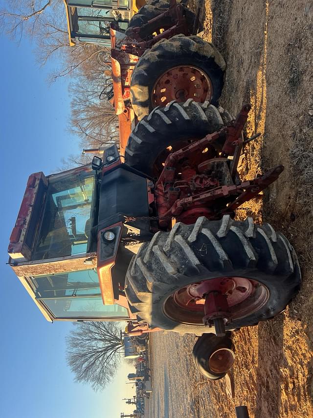 Image of International Harvester 1086 equipment image 1