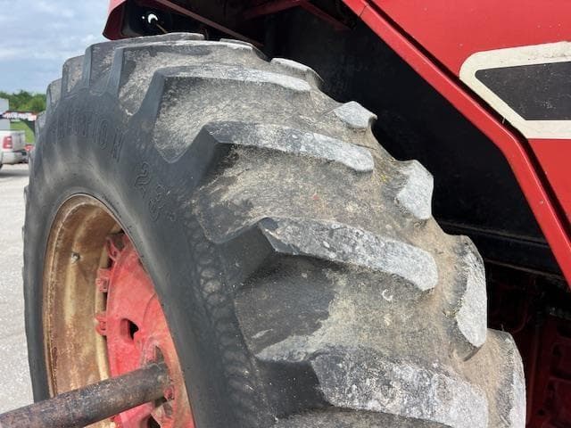 Image of International Harvester 1086 equipment image 4