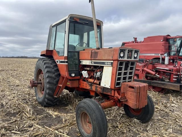 Image of International Harvester 1086 equipment image 1