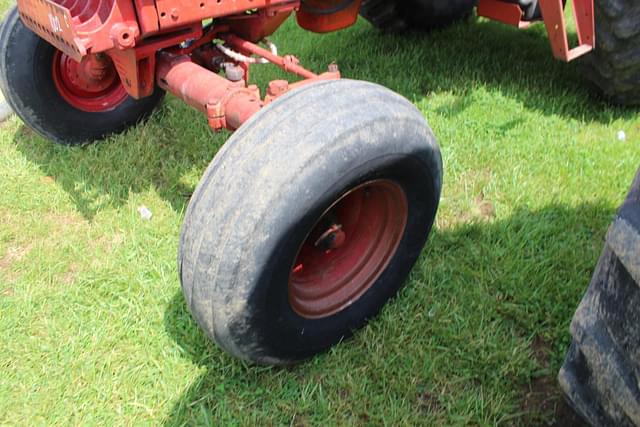 Image of International Harvester 1086 equipment image 1