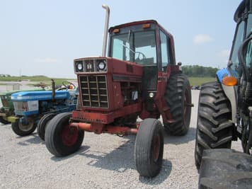 Main image International Harvester 1086