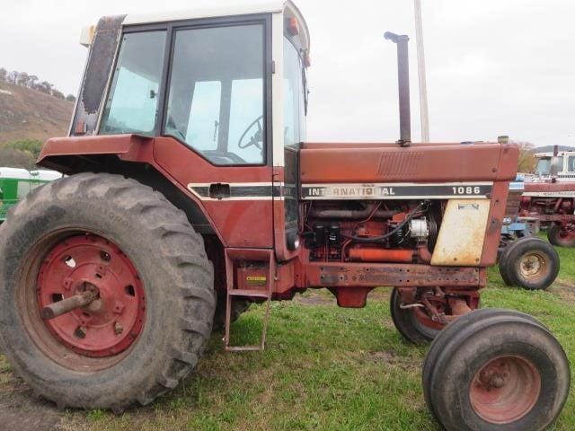 Main image International Harvester 1086