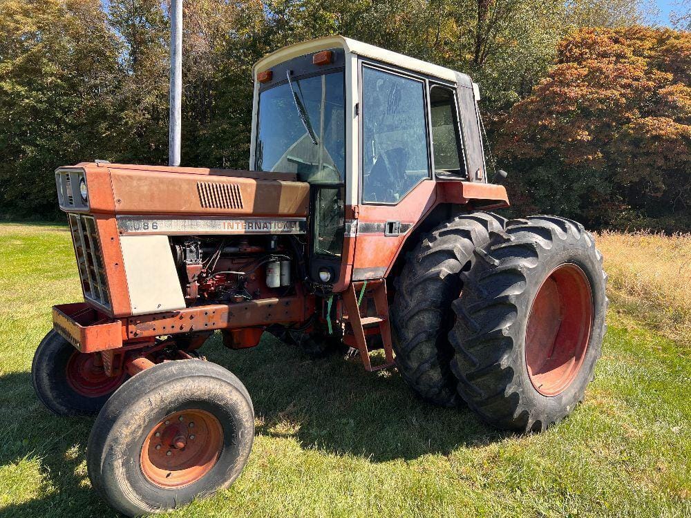 Main image International Harvester 1086