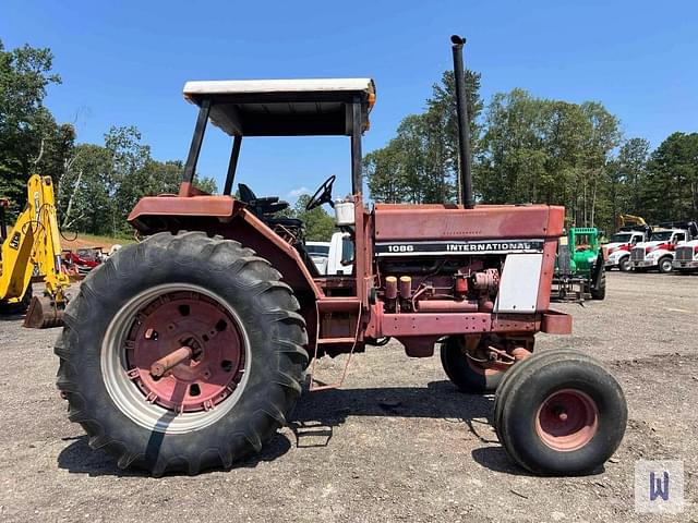 Image of International Harvester 1086 equipment image 4