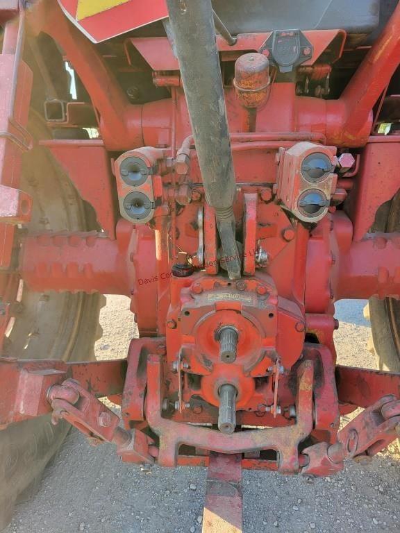 Image of International Harvester 1086 equipment image 4