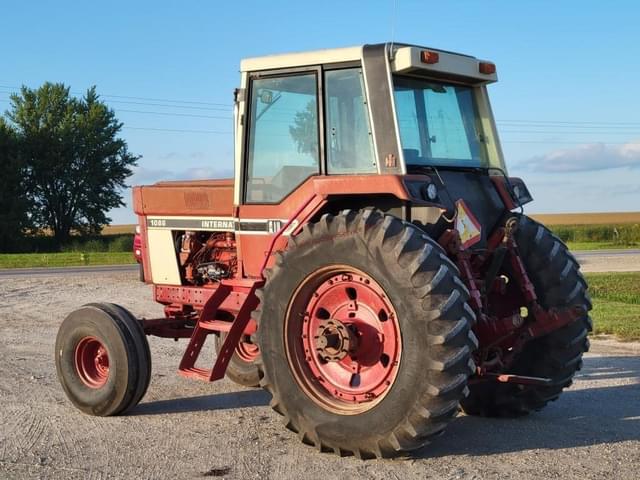 Image of International Harvester 1086 equipment image 2