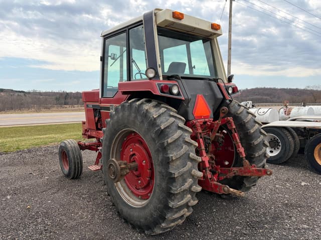 Image of International Harvester 1086 equipment image 2