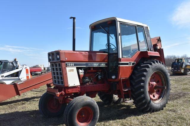 Main image International Harvester 1086