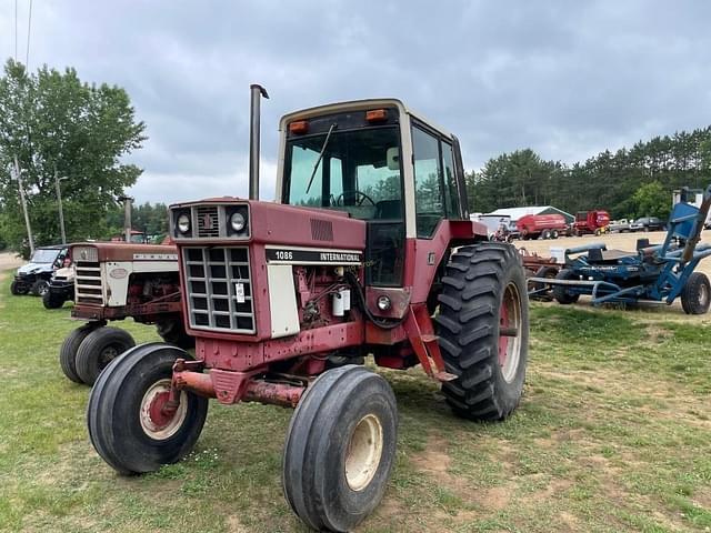 Image of International Harvester 1086 equipment image 1