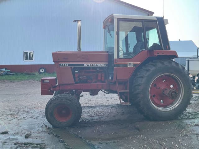 Image of International Harvester 1086 equipment image 1