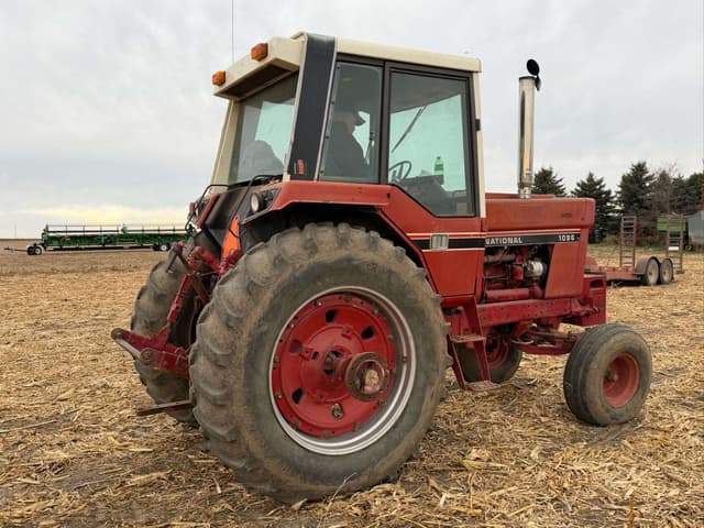 Image of International Harvester 1086 equipment image 3