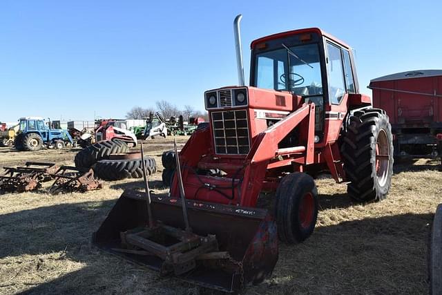 Image of International Harvester 1086 equipment image 1