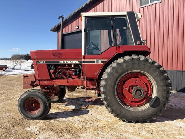 Image of International Harvester 1086 equipment image 1