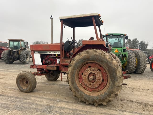 Image of International Harvester 1086 equipment image 1