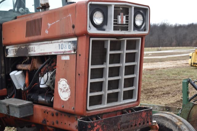 Image of International Harvester 1086 equipment image 3
