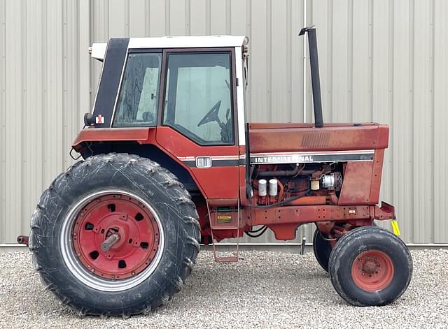 Image of International Harvester 1086 equipment image 2