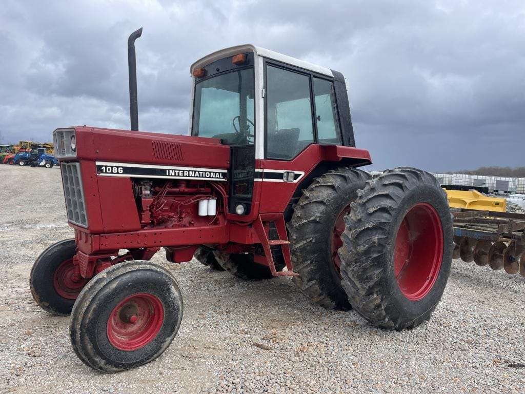 Main image International Harvester 1086