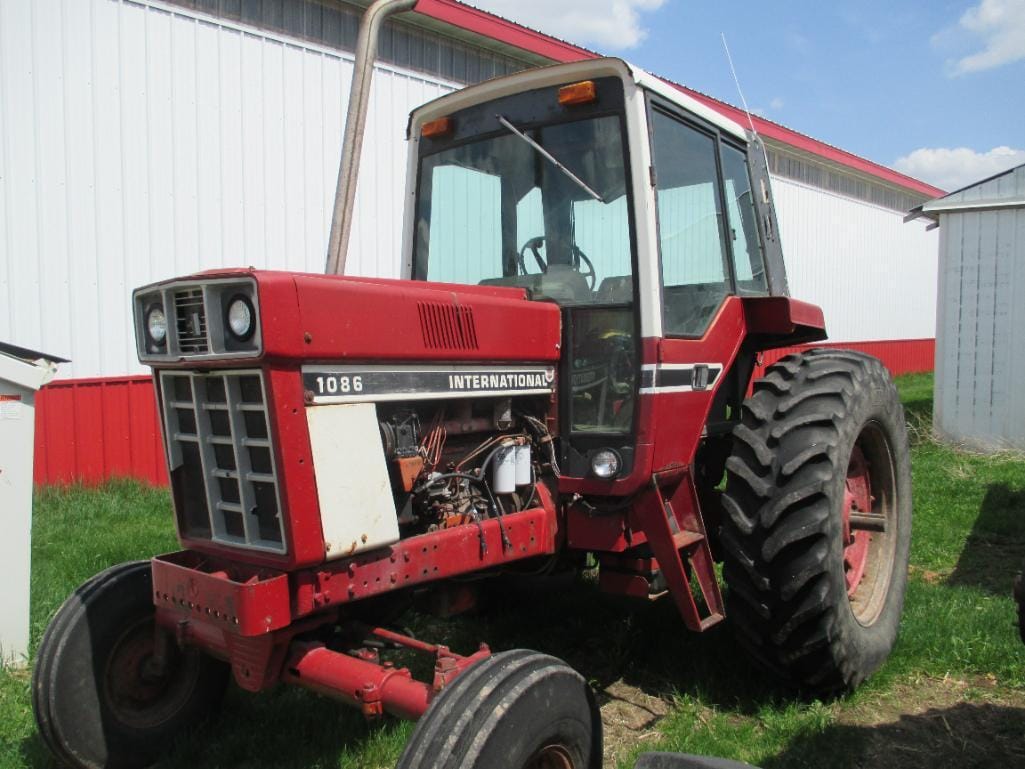 Main image International Harvester 1086