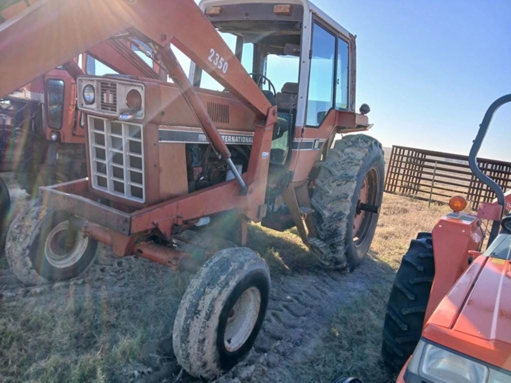 International Harvester 1086 Equipment Image0