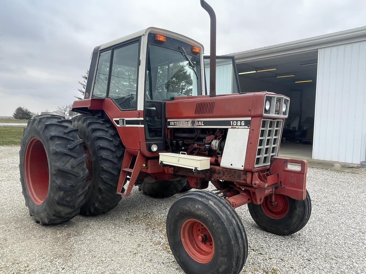 Main image International Harvester 1086