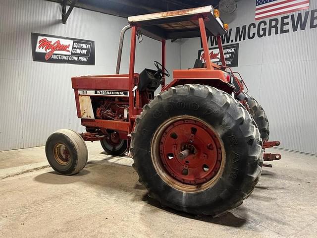 Image of International Harvester 1086 equipment image 2
