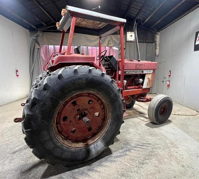 Image of International Harvester 1086 equipment image 4