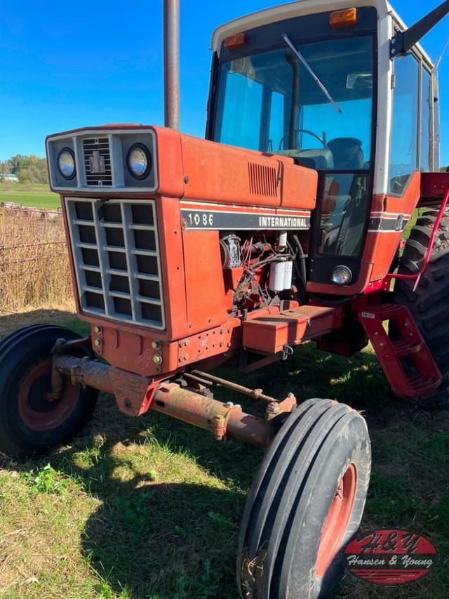 Image of International Harvester 1086 equipment image 3