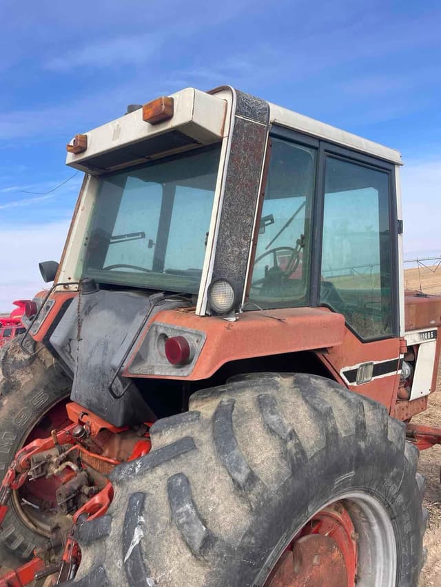 Image of International Harvester 1086 equipment image 4