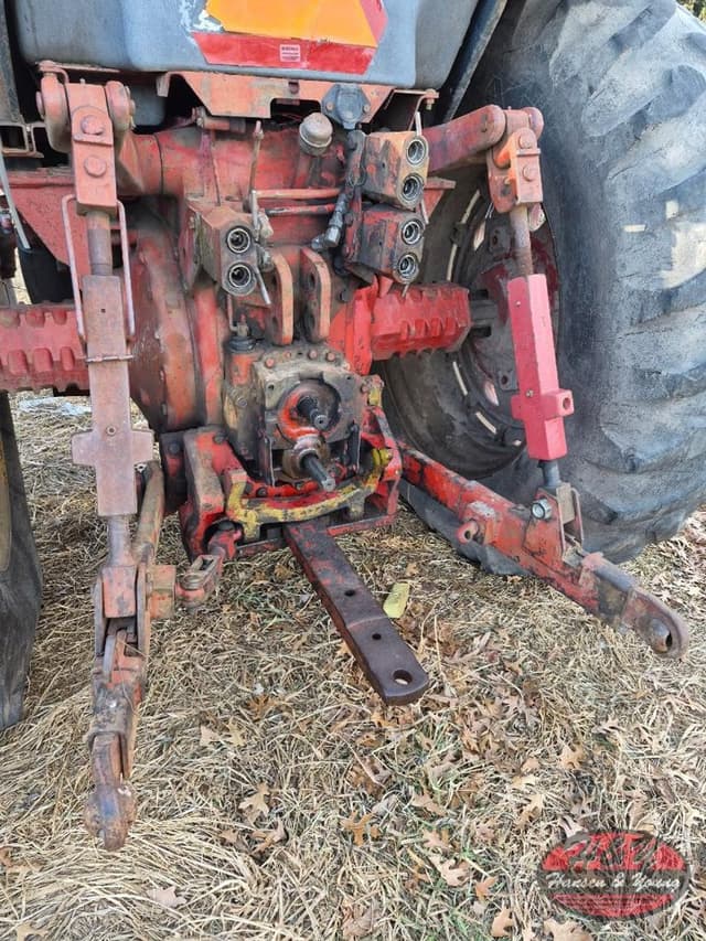 Image of International Harvester 1086 equipment image 4