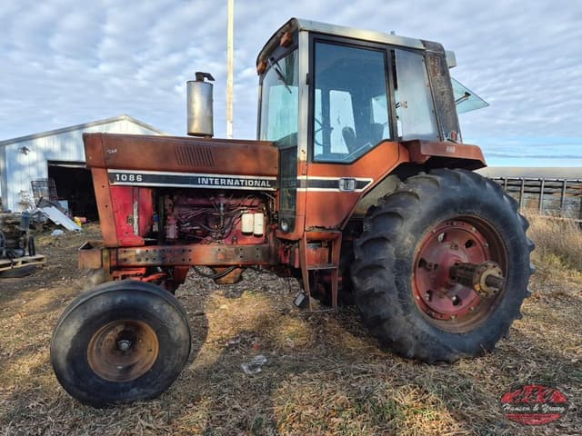 Image of International Harvester 1086 equipment image 1