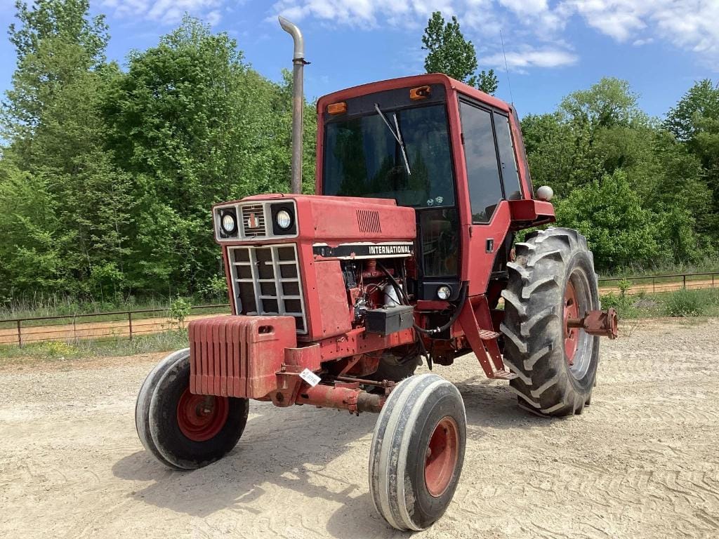Main image International Harvester 1086