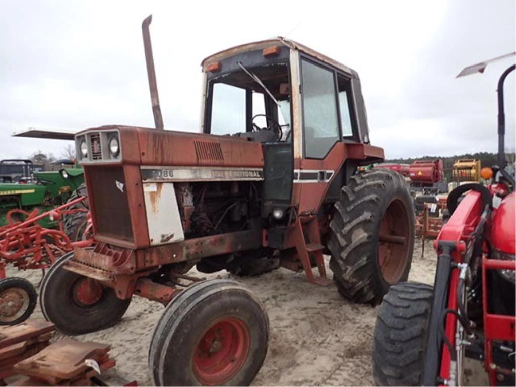 International Harvester 1086 Equipment Image0