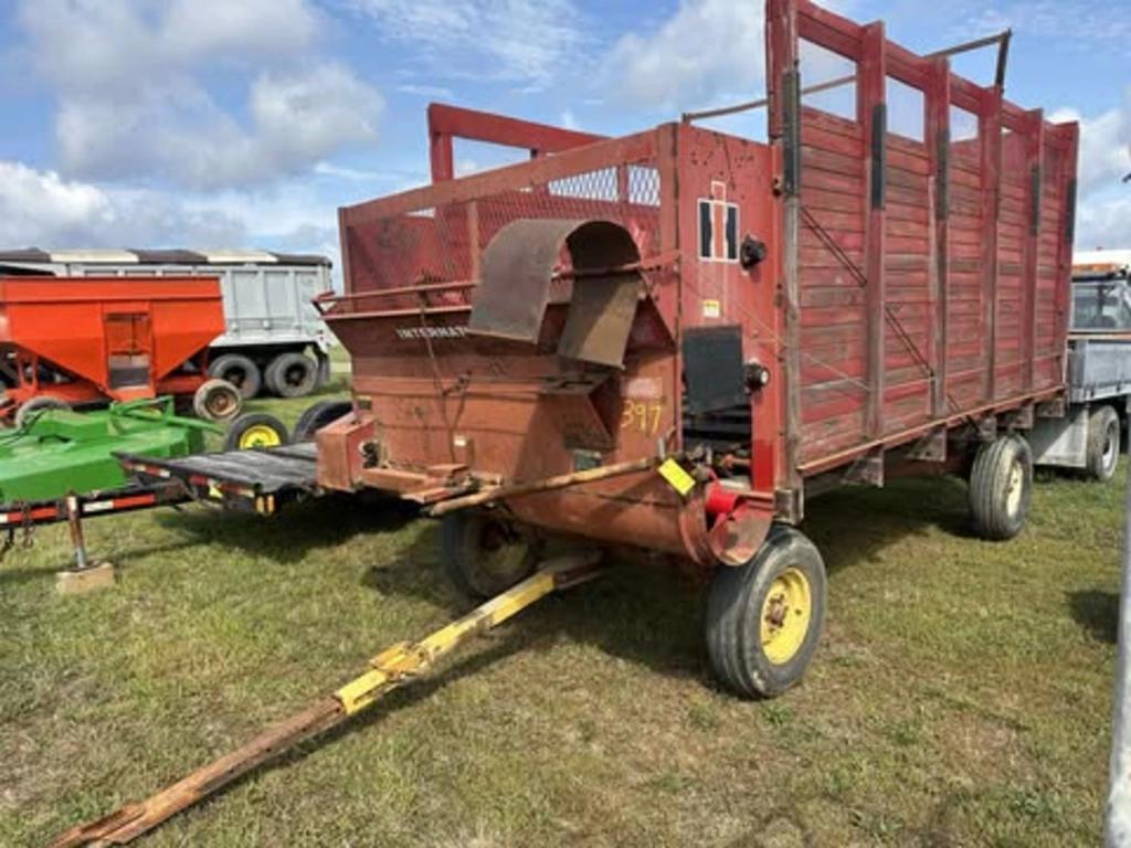Image of International Harvester 110 Primary image