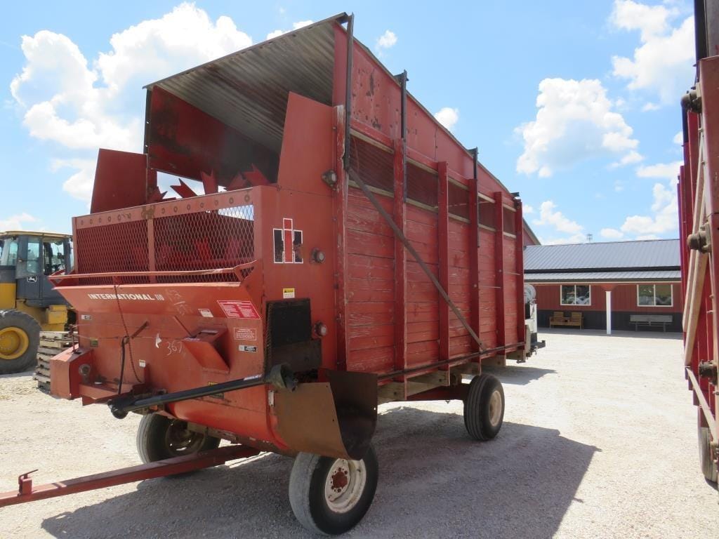 International Harvester 110 Equipment Image0