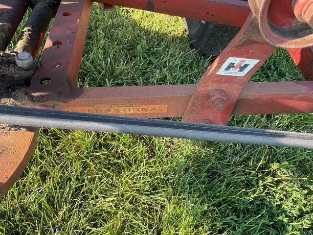 Image of International Harvester 1100 equipment image 1