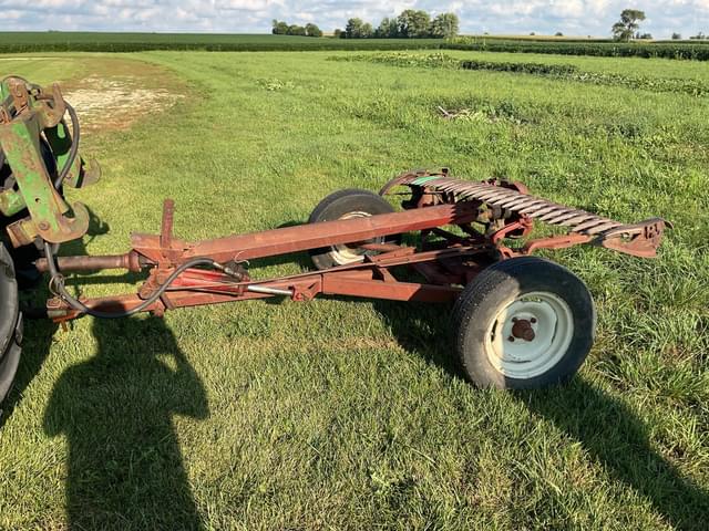 Image of International Harvester 1100 equipment image 4