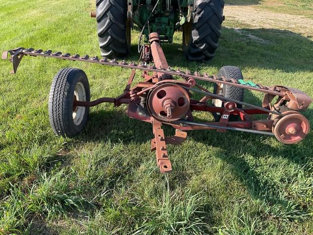 Image of International Harvester 1100 equipment image 2